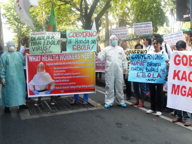 Health workers protested against the Department of Health's inadequate preparations against Ebola threat. (Photo by A. Umil/ Bulatlat.com) 