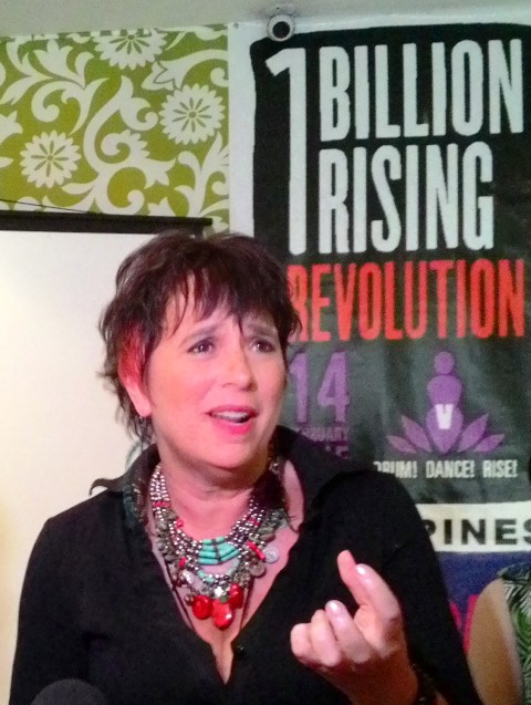 Eve Ensler encourage men to join the call to end all forms of violence against women. (Photo by A. Umil/ Bulatlat.com) 