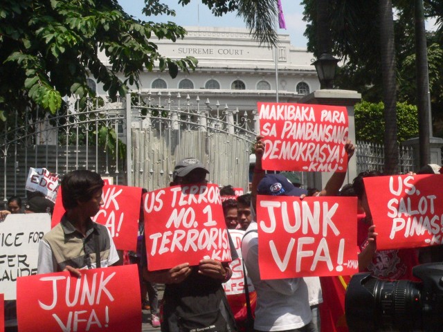 Protesters called on the Supreme Court to issue a decision on the petitions against Edca. (Photo by D.Ayroso/Bulatlat.com)