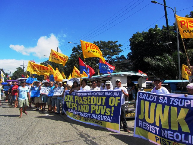 Piston members belie Aquino govt's double speak on Jeepney phaseout (Photo by M. Salamat / Bulatlat.com) 