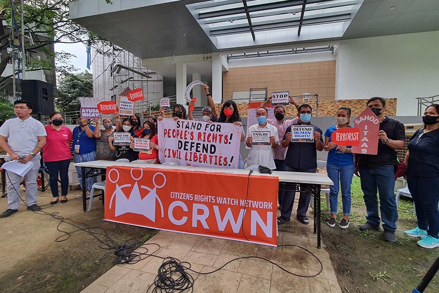 launching-crwn-03